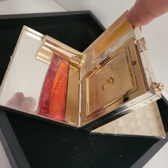 Vintage 50's Ladies Gold Tone Compact and cigarette purse - Picture 3 of 8